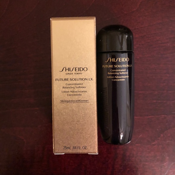 BRAND NEW Shiseido ‘Future Solution LX’ Gift Set - Picture 4 of 8